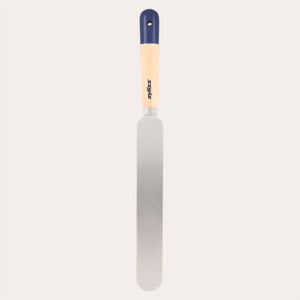 The Zyliss Beech Wood Palette Knife features an ergonomic tan beech wood handle with a dark blue tip and hanging hole, plus a long, flat stainless steel blade—ideal for spreading icing or frosting on cakes.