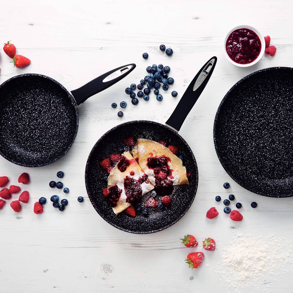 Nonstick vs. Ceramic Skillets: Which Should You Buy?