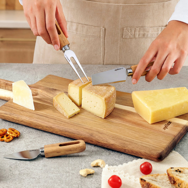 Zyliss Artisan 3 Piece Petite Knife Set — in use