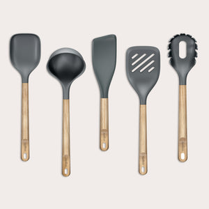 The Zyliss Oak Wood Utensil Set features sturdy wooden handles, making it perfect for any culinary task.