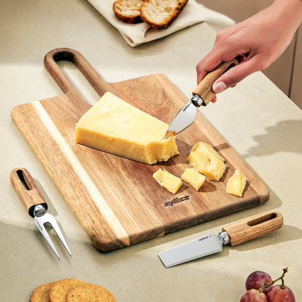 Zyliss Artisan 3 Piece Petite Knife Set — in use
